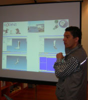 Rafael Herv�s en un momento de su intervenci�n