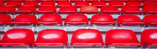 asientos vacios de un estadio
